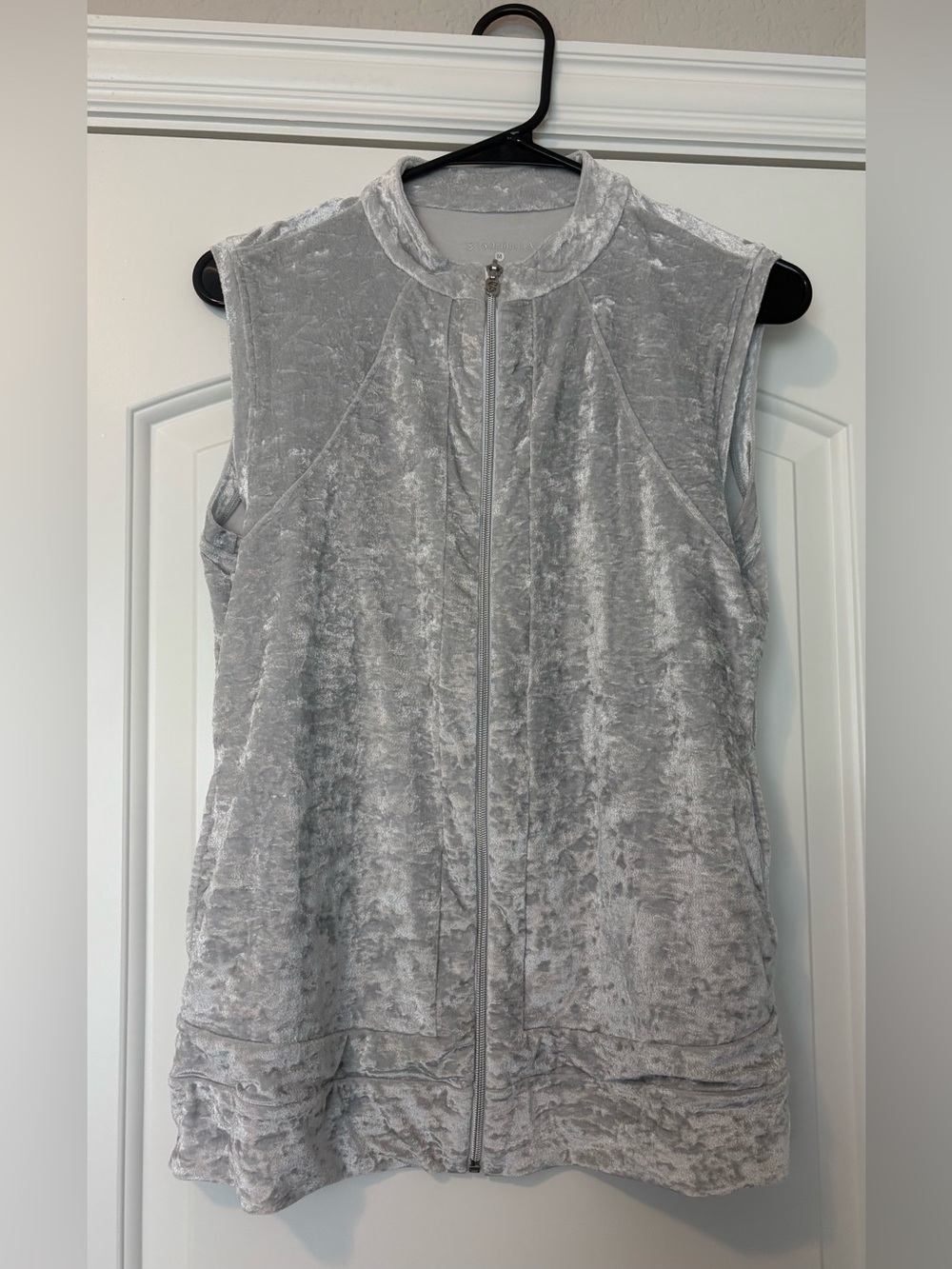 Women’s Sofibella UV Staples Full Zip Stone Outerwear Vest Golf Apparel Size M